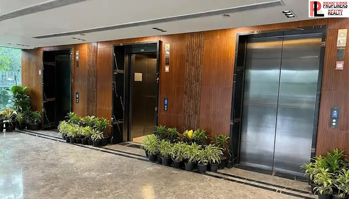 rise tower sector 16a noida